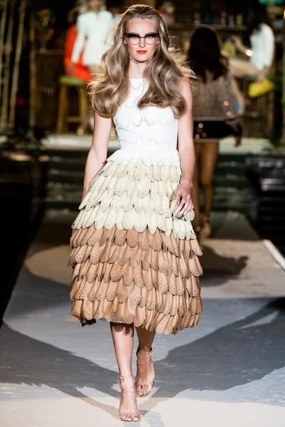 Look 19
